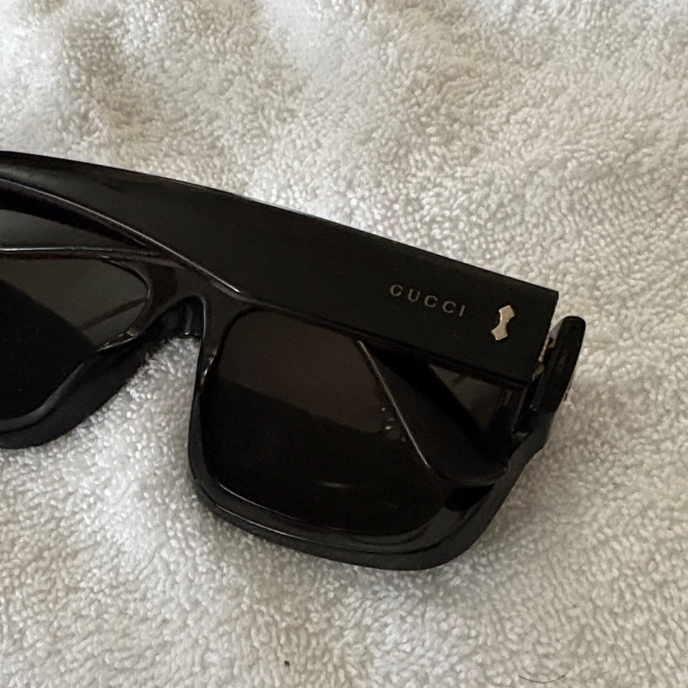 Gucci Black Rectangular Sunglasses - image 3